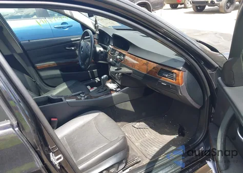 2011 BMW 328 Xi Sulev z USA, uszkodzony, nr VIN WBAPK5G57BNN79689